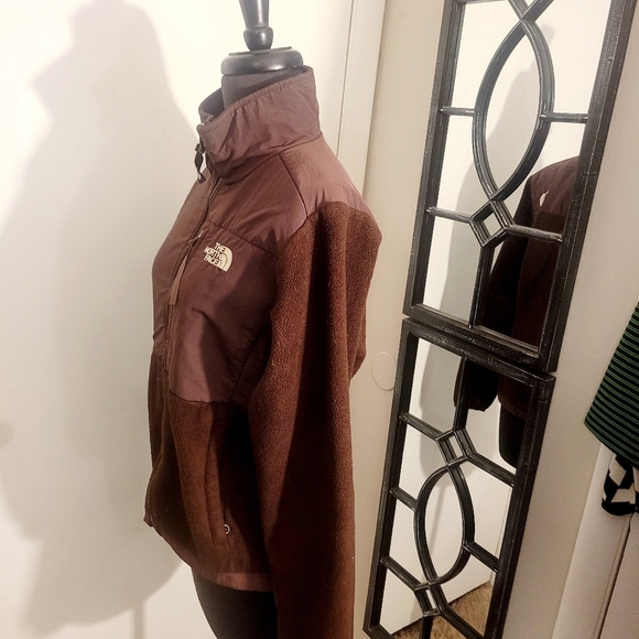 The North face coat size small brown color - Picture 9 of 13